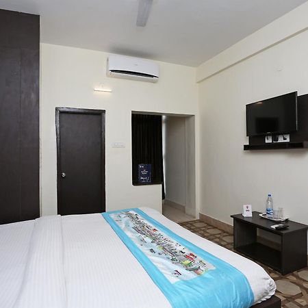 Oyo Stellar Resort บูบันเนสชวาร์ ภายนอก รูปภาพ