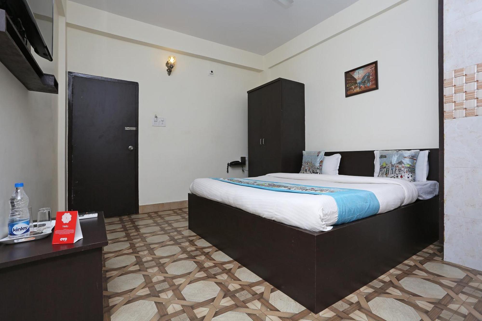 Oyo Stellar Resort บูบันเนสชวาร์ ภายนอก รูปภาพ