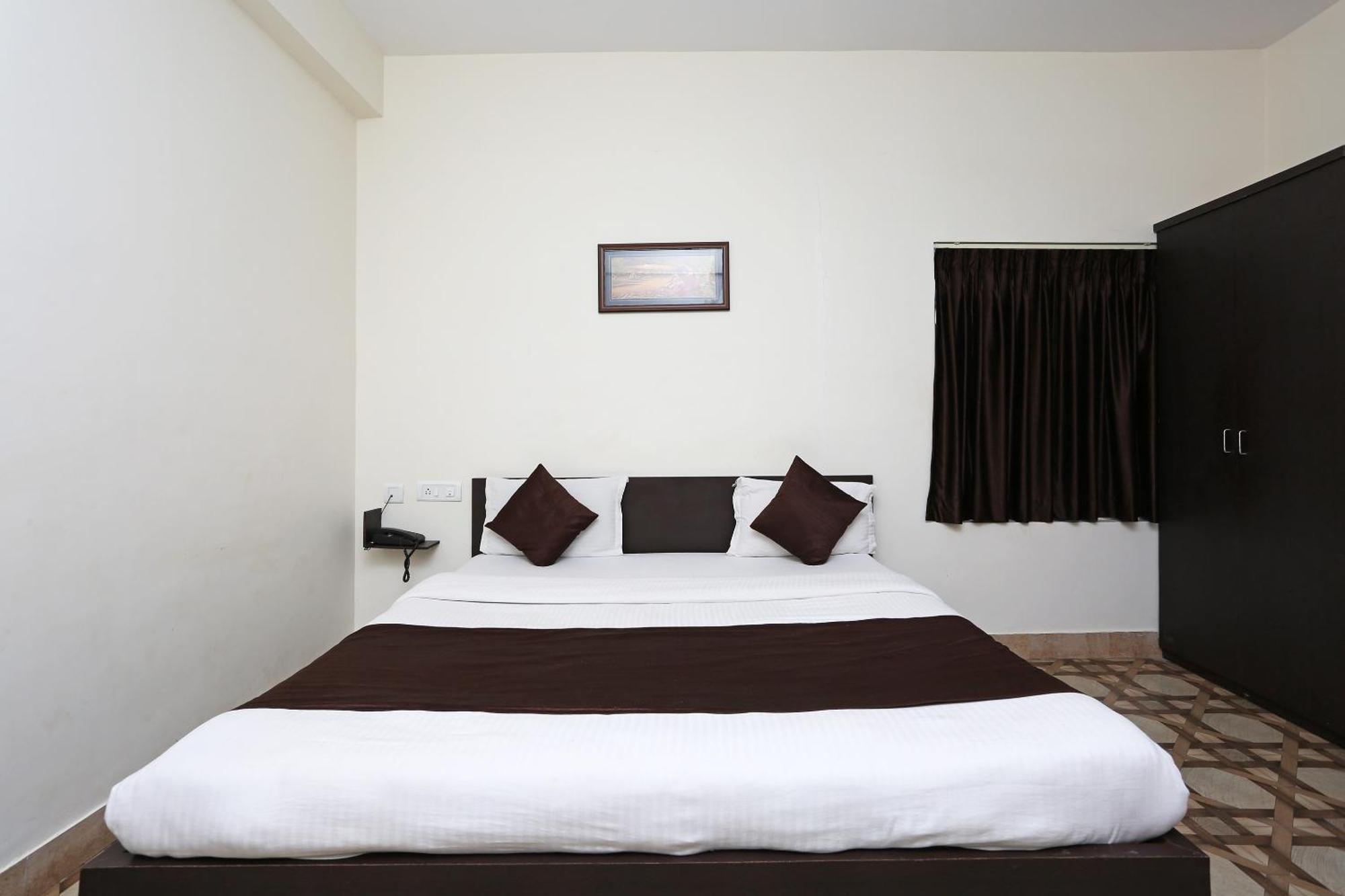 Oyo Stellar Resort บูบันเนสชวาร์ ภายนอก รูปภาพ